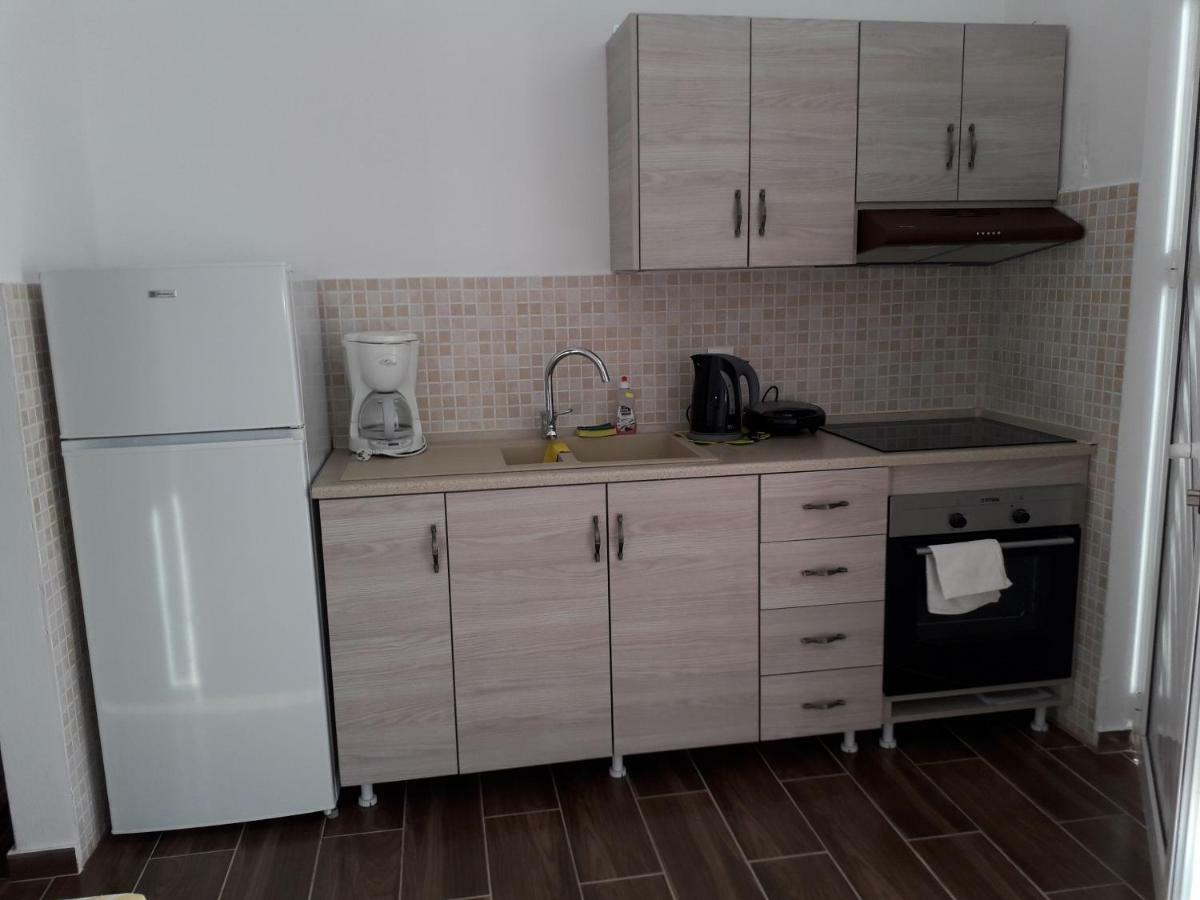 גנאדי Petasos Apartments 1 מראה חיצוני תמונה